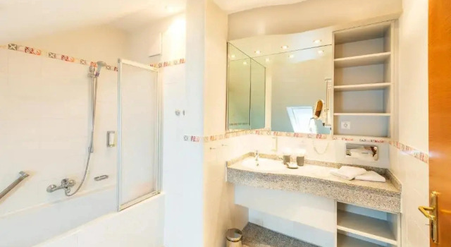 Люкс с балконом Bel Air Strandhotel Glowe