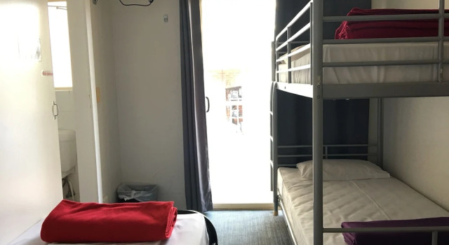 Двухместный номер Standard c 1 комнатой с балконом Gold Coast Backpackers - Hostel