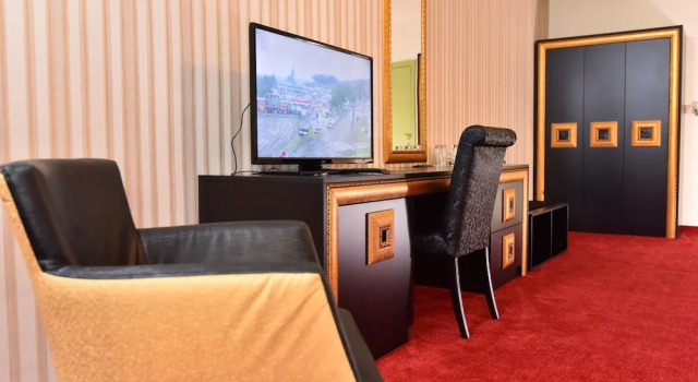 Трёхместный номер Deluxe c 1 комнатой Отель Елеганс