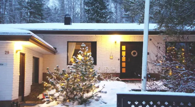 The Blueberry Inn, Забронировать Гостевой дом Отели Рованиеми с парковкой, рядом с Торговый центр Revontuli, Парковка