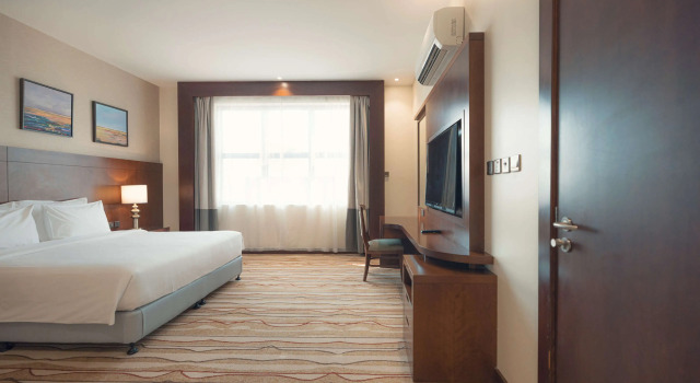 Люкс с 2 комнатами с видом на город Radisson Blu Hotel, Buraidah
