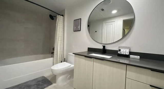 Апартаменты Montrose Spring - Stylish 1 BR in Houston