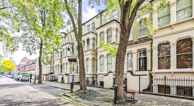 Elegant Shepherds Bush Home by Kensington Olympia, Забронировать Отель Отели Лондона с парковкой, рядом с Выставочный центр Olympia, Парковка
