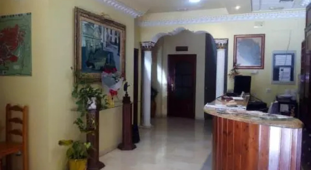 Hotel Don Carlos, Забронировать Отель Отели Sierra de Cazorla, Segura y Las Villas Nature Reserve с парковкой, Парковка