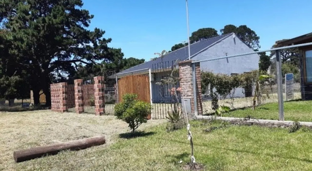Casa Amplia y Comoda ACANTILADOS, Забронировать Отель Отели провинции Буэнос-Айреса с парковкой, Парковка