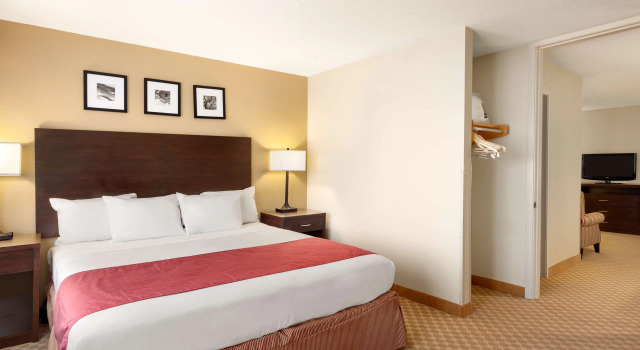Country Inn & Suites Coon Rapids, Varaa Hotelli Coon Rapids 