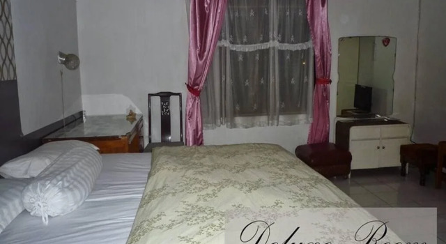 Jona's Homestay, Rezervovat Hotel Hotely v Malang s parkováním, poblíž Taman Rekreasi Kota, Parkování