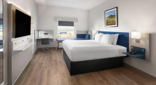 Двухместный люкс Microtel Inn & Suites By Wyndham Tooele