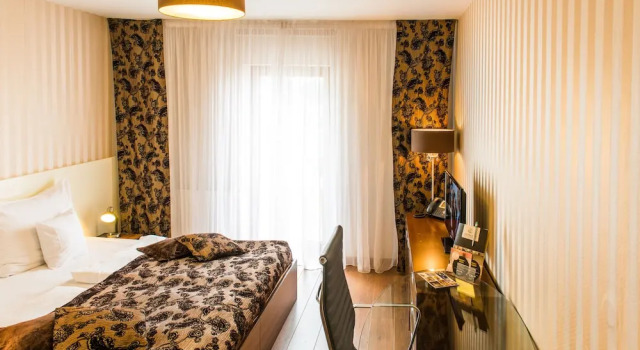 Апартаменты Golden Fish Hotel Apartments