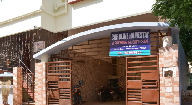 OYO Flagship 76657 CAROLINE HOMESTAY, Prenota Hotel Hotel a Orissa con parcheggio, Parcheggio