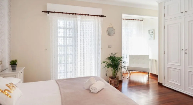 Modern Holiday Home in Porto do Son With Sea Near, Book Hotel  