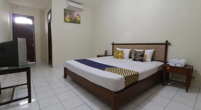 Номер Economy SPOT ON 2426 Hotel Aget Jaya Ii