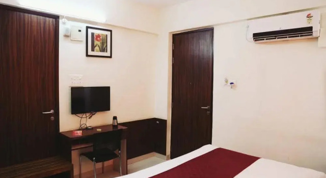 OYO Rooms Hadapsar, Забронировать Отель Отели штата Махараштры 3 звезды, 3*