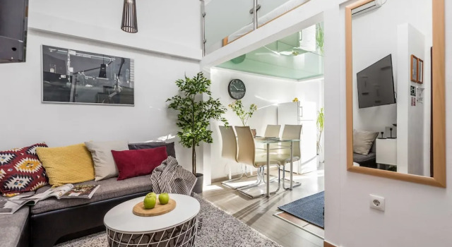 Студия с балконом и с видом на море Molo Longo apartments