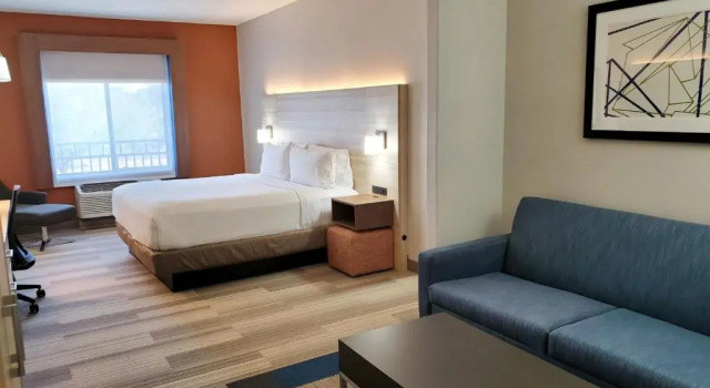 Люкс Holiday Inn Express & Suites Phoenix Glendale Dist by IHG