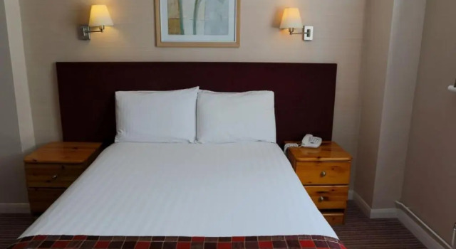 Семейный люкс King Charles Hotel