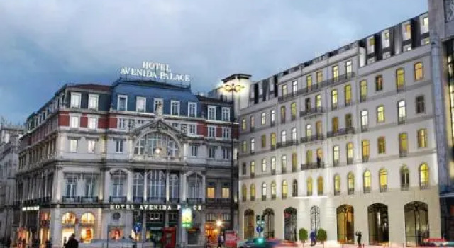 Luxury Apartament in City Centre, Забронировать Апартаменты/квартира Отели Лиссабона с бассейном, рядом с Рештаурадориш, Бассейн