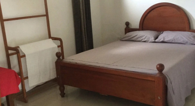 White baby beach rest, Book Bed and Breakfast Hoteller i Pathuwatta med parkering, Parkering