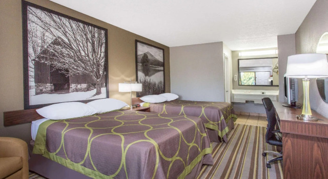 Четырёхместный номер Standard Super 8 by Wyndham Wytheville