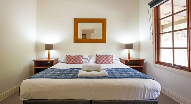 Коттедж с 4 комнатами Riverglen Chalets