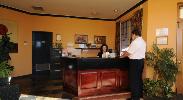 McNevins Warwick Motel, Buchen Sie Motel Warwick Queensland