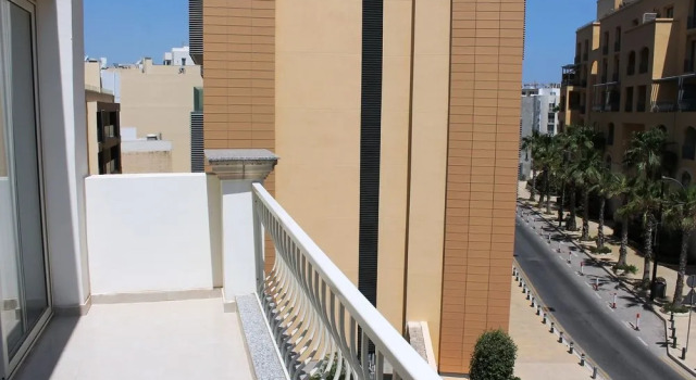 Getawaysmalta - Seaspray Penthouse in St Julians Close to Paceville Nightlife, Boek Hotel Paceville Malta