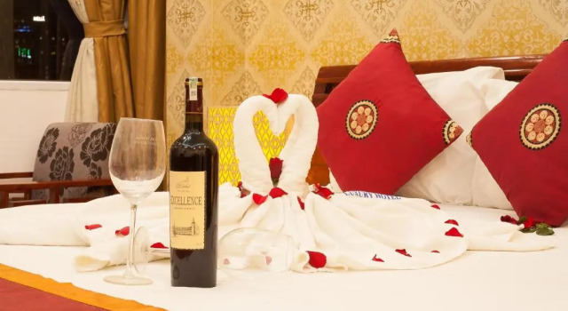 Люкс Hanoi Luxury Hotel