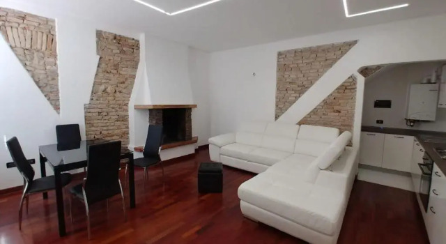 APPARTAMENTO LAKE GARDA ibiscus di Francia, Забронировать Апартаменты/квартира Дезенцано-дель-Гарда озеро Гарда