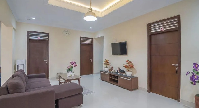 RedDoorz near Jalan Kusumanegara, Book Hotel Yogyakarta Yogyakarta Province
