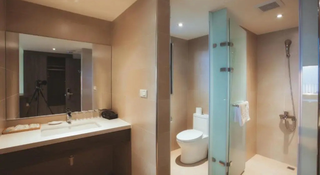 Четырёхместный номер Deluxe FangLiao Hotel