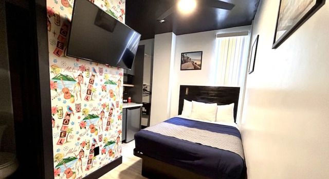 The Neon Elm Hotel, Забронировать Отель Сан-Диего San Diego Metropolitan Area