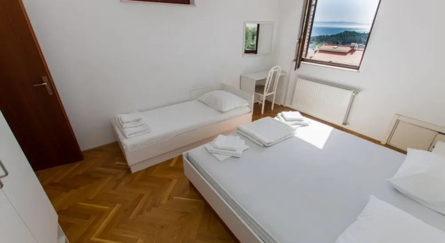 Prgo - Spacious With View & Parking - A3 3. kat