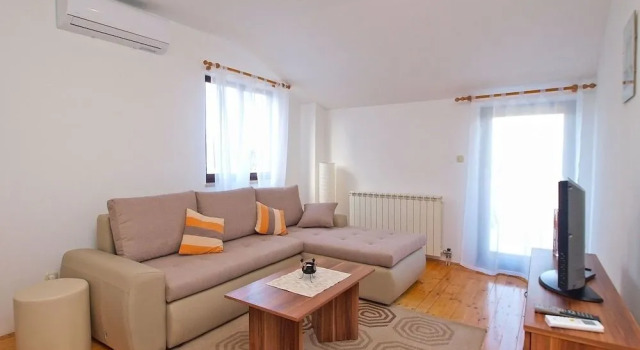 Apartment 589