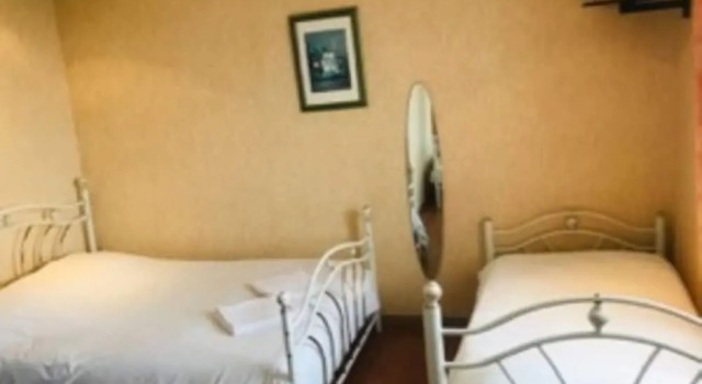 Hotel des Cevennes, Đặt Khách sạn Vogue 