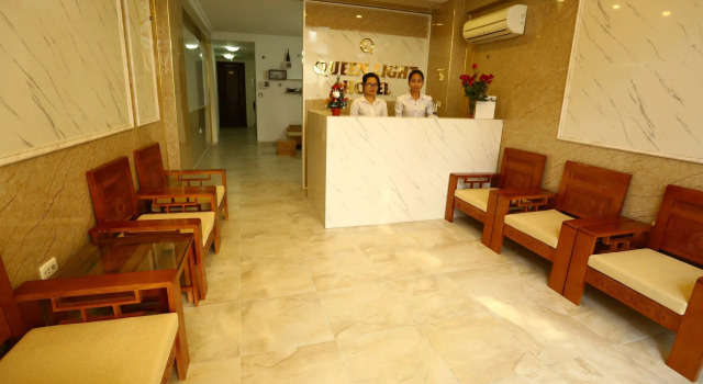Queen Light Hotel