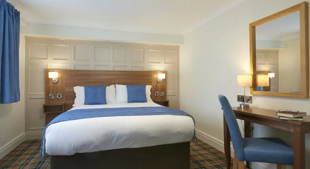 Четырёхместный коттедж Executive Last Drop Village Hotel & Spa