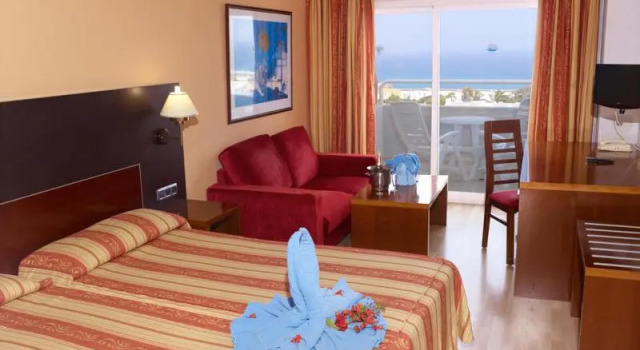Номер Standard с балконом BLUESEA Golden Beach