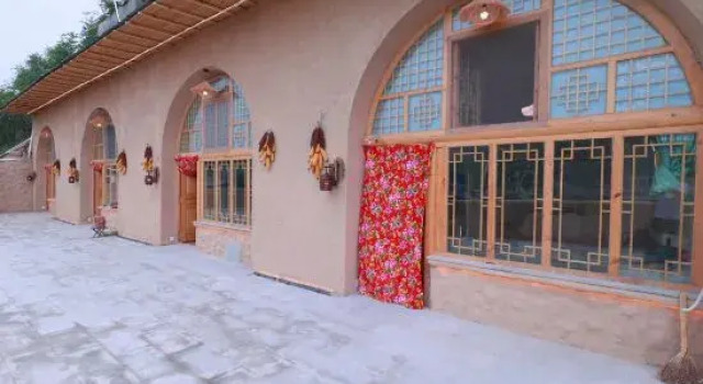 Old Yan'an Cave Dwelling Hotel, Prenota Hotel Yanan Shaanxi