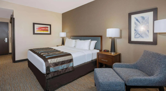 Двухместный люкс Hampton Inn San Jose Cherry Ave, CA