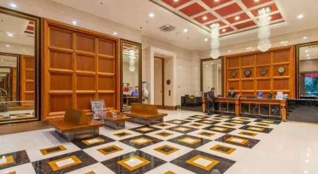 New Year Hotel, Rezerwuj Hotel Hotele w Shenzhen z parkingiem, Parking