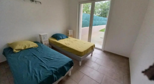 Chez Anne Marie Gite la volière, Rezerwuj Hotel Hotele w Drôme z parkingiem, Parking