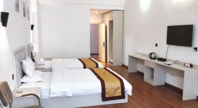 Pingtang Tongzhou Shanshui Hotel, Book Hotel Qiannan Kina