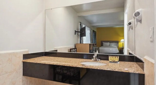 Номер Standard Hotel H-Wood