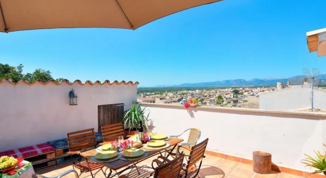Коттедж с 3 комнатами с балконом Mallorca traditional village townhouse