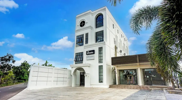 Capital O 94254 Dental Inn, Rezerwuj Hotel Banda Aceh Sumatra