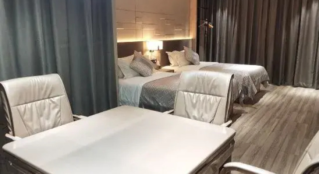 Люкс Deluxe Gude Hotel (Loudi Wujiang Building Materials Home City No.2 Bridge Store)