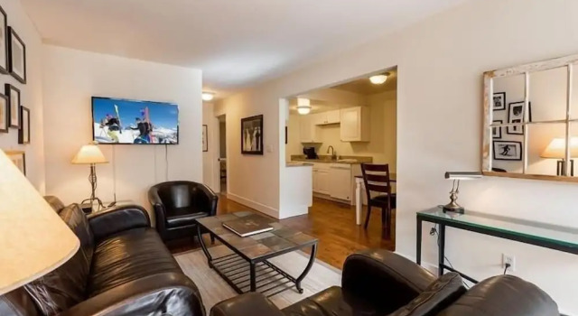 Номер Standard Vail Trails Chalets Condo 3 Minutes Away from Riva Bahn and Gold Peak by RedAwning