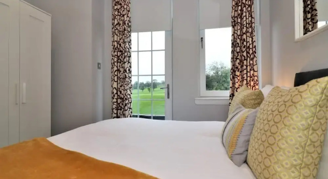 Greenlees Clubhouse 3 bed - Cambuslang, Забронировать Отель Отели Glasgow & The Clyde Valley с парковкой, Парковка