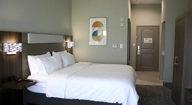 Люкс Holiday Inn Express Hotel & Suites Shamrock North by IHG