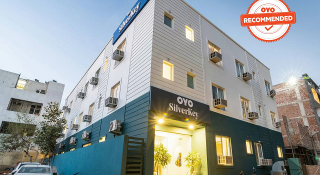 silver key Huda star Mall near appu Ghar, Забронировать Отель Бизнес-отели Гургаон, 4* 5*